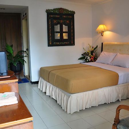 Hotel Tanjung Emas Surabaya Room photo